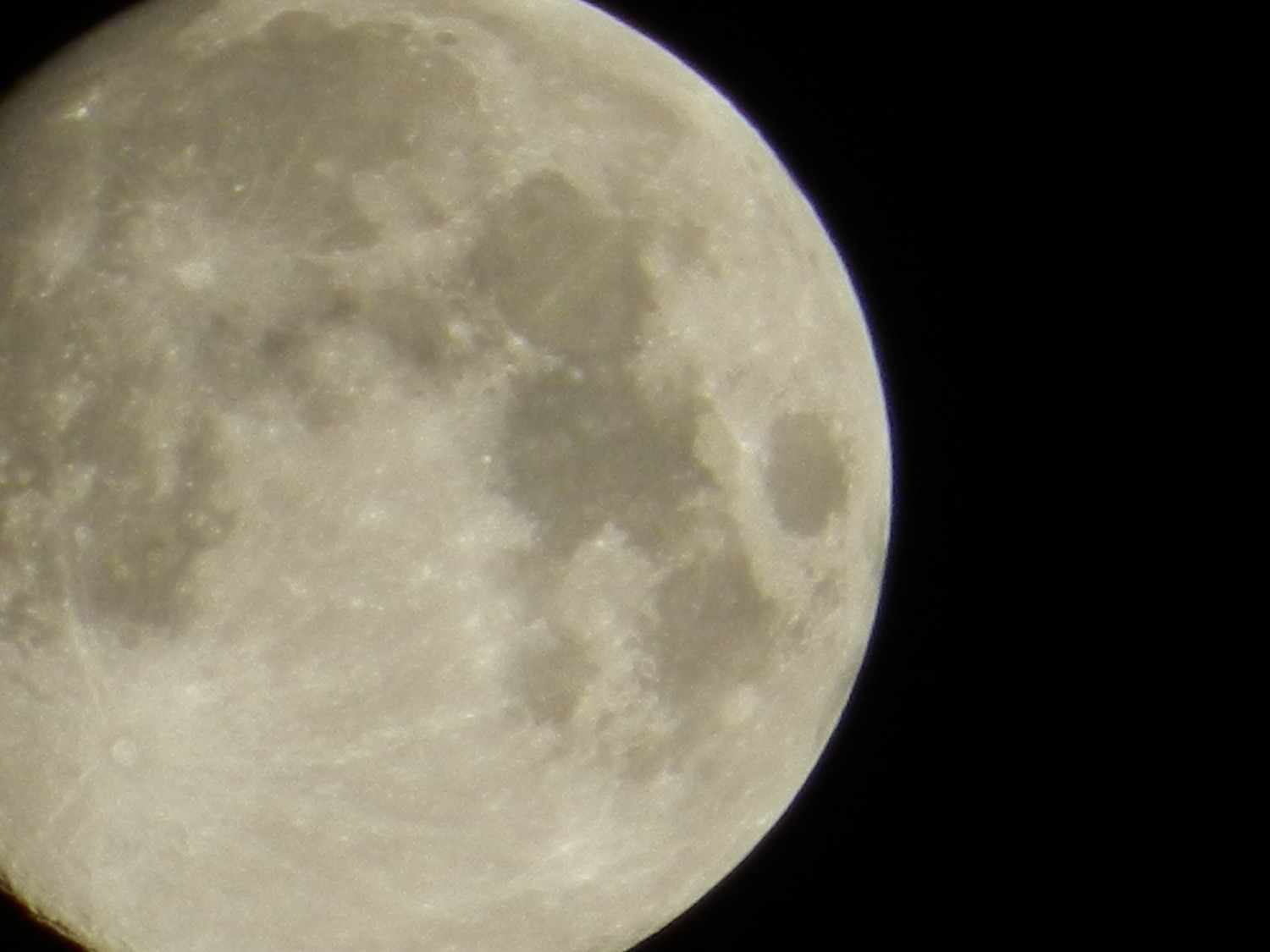 Луна светила из круглой пушистой. Луна 24 ноября. Луна 24 октября 2008. Луна 2006 года 24 октября. Луна Европа.